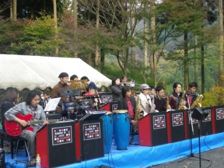 http://www.naguri-genki.com/blog/uploaded/JAZZ.jpg