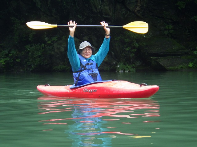 http://www.naguri-genki.com/blog/uploaded/senior190712kayak.kose.jpg