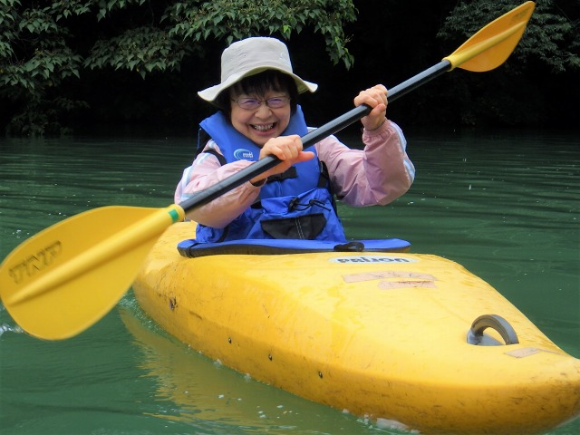 http://www.naguri-genki.com/blog/uploaded/senior190712kayak.moti.jpg