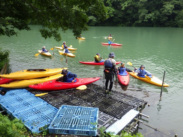 http://www.naguri-genki.com/blog/uploaded/senior190712kayak.norikuti.jpg