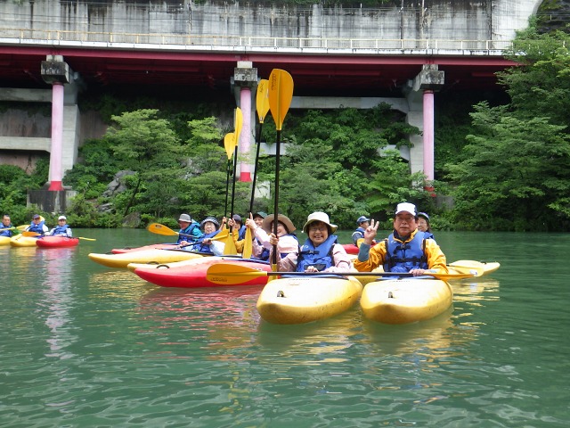 http://www.naguri-genki.com/blog/uploaded/senior190712kayak.shuugou3.jpg