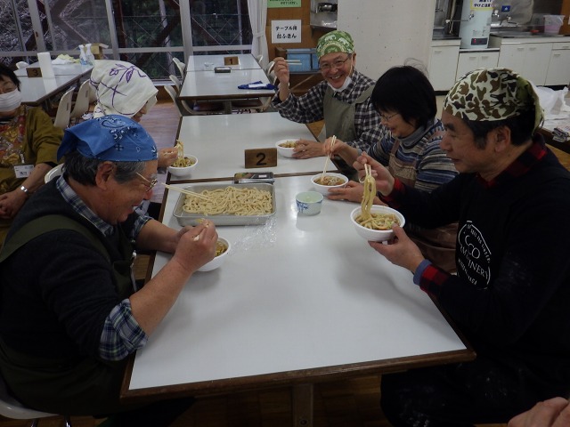 http://www.naguri-genki.com/blog/uploaded/senior191221jibie.udon12.jpg