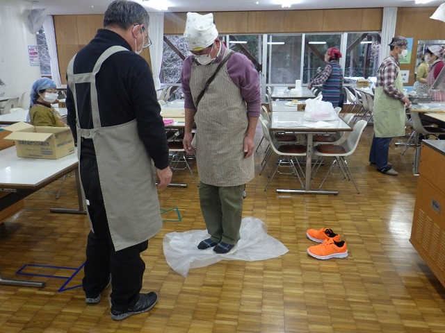 http://www.naguri-genki.com/blog/uploaded/senior191221jibie.udon2.jpg