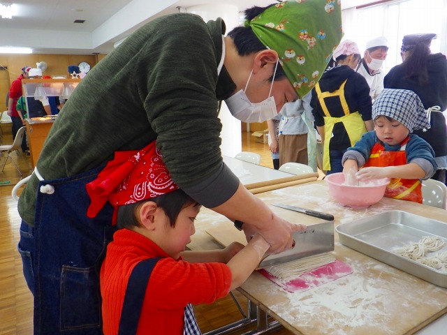 http://www.naguri-genki.com/blog/uploaded/shu190316soba.soba13.jpg