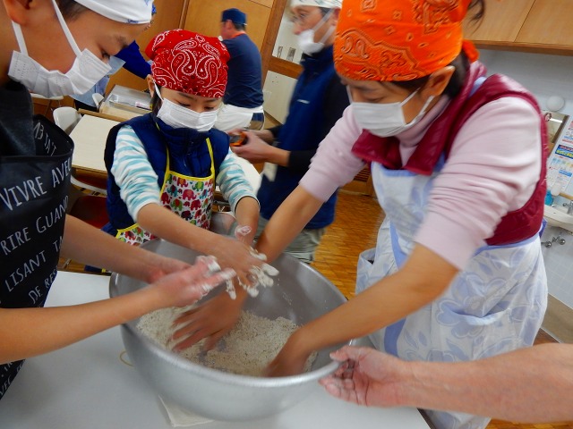 http://www.naguri-genki.com/blog/uploaded/shu190316soba.soba5.jpg