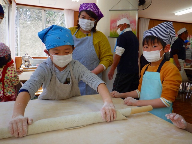 http://www.naguri-genki.com/blog/uploaded/shu190316soba.soba7.jpg